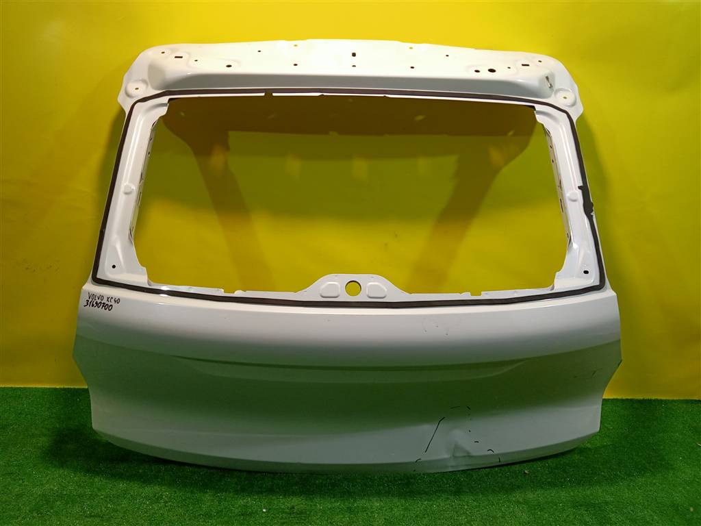 Volvo XC40 2017 для Дверь багажника