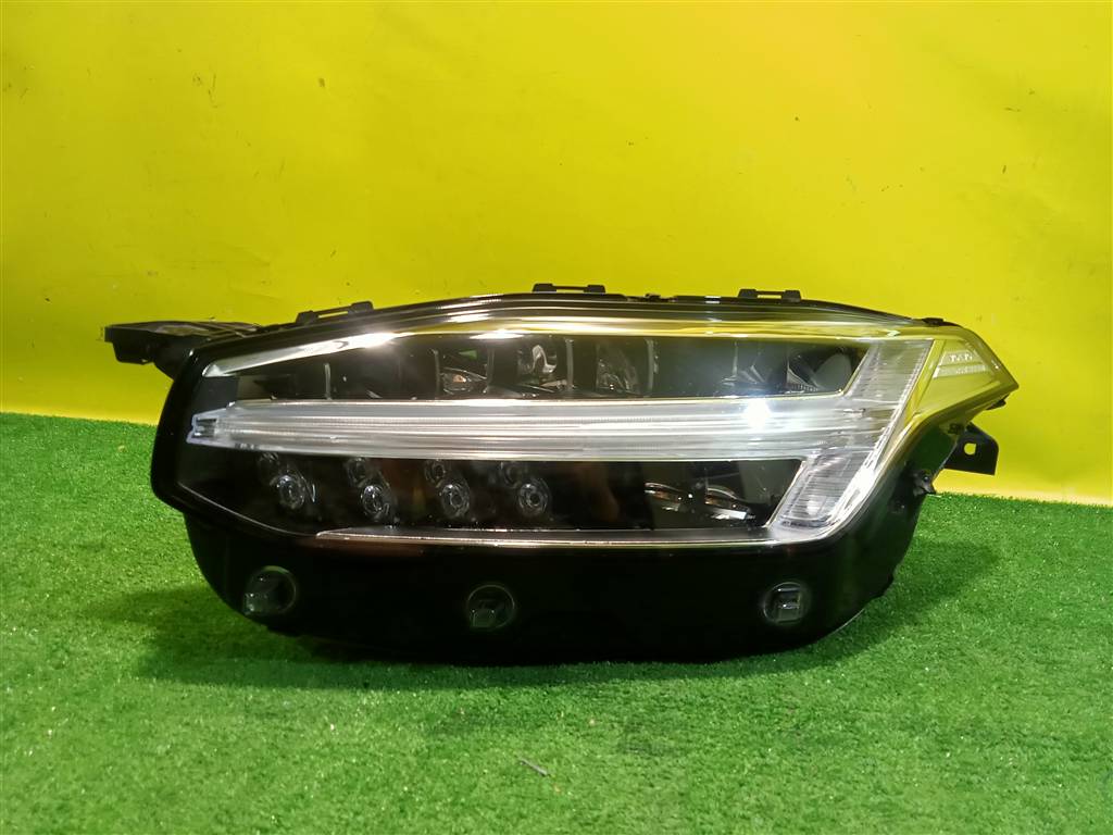 Volvo XC90 2014 для Фара левая LED