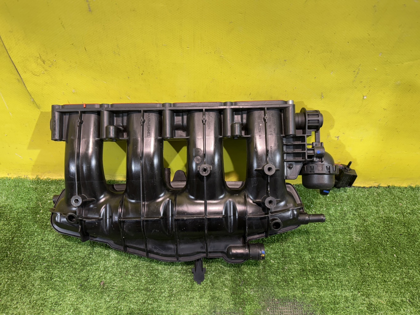 Volkswagen  Passat (B7) 2011 для Коллектор впускной
