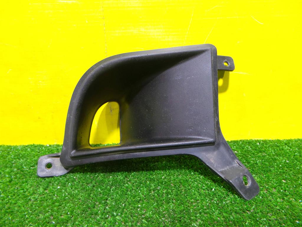 Chevrolet Lacetti 2004 для Решетка в бампер правая