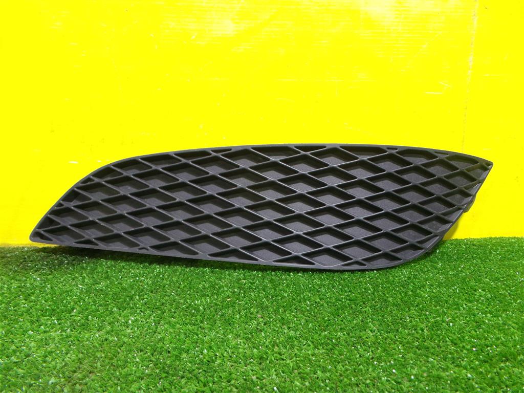 Opel Astra H 2007 для Решетка в бампер левая