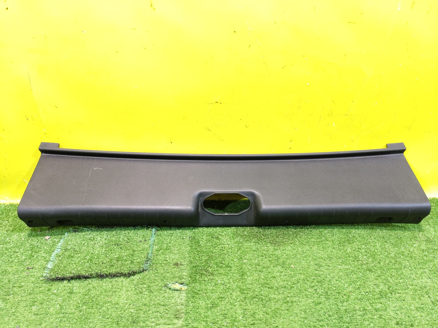 Lada Granta 2011- для Накладка замка багажника