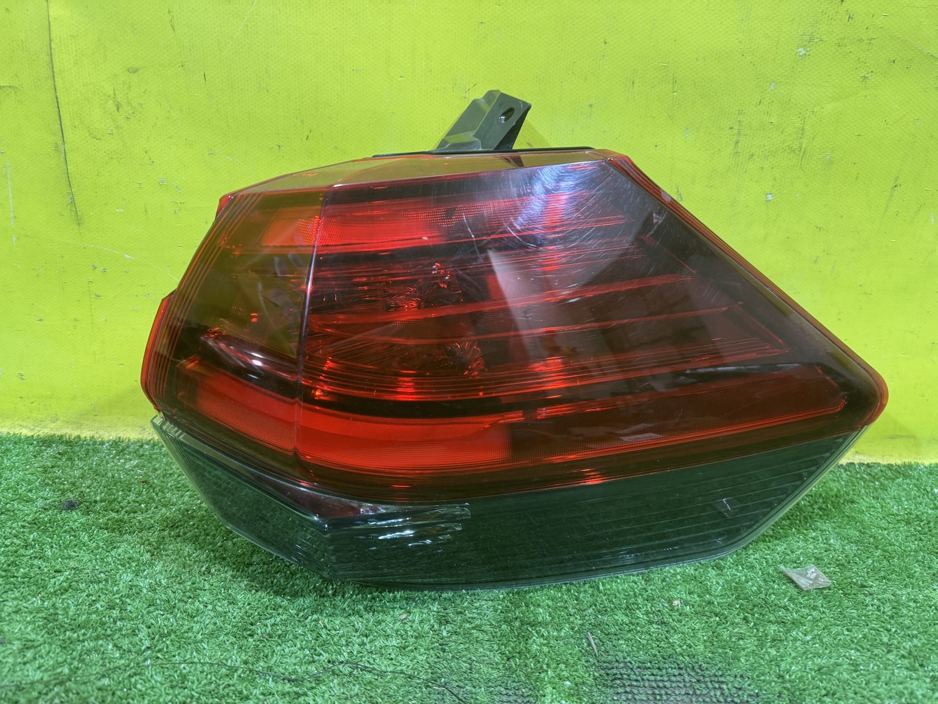 Nissan X-Trail (T32) 2018 для Фонарь задний наружный правый