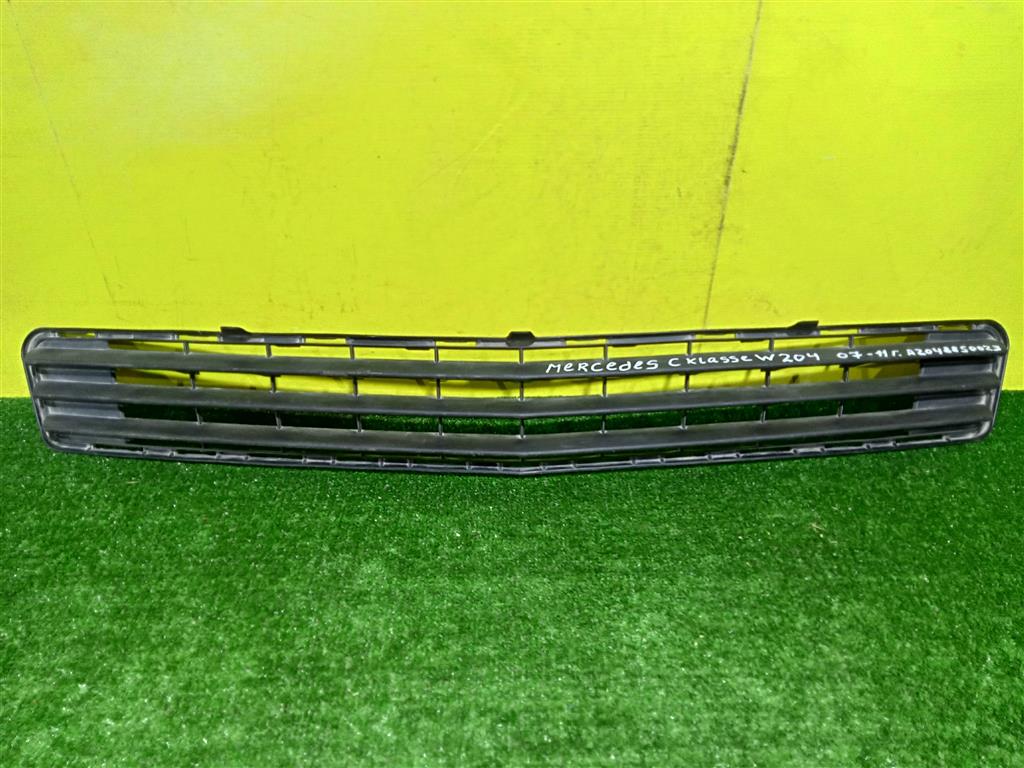 MERСEDES BENZ C-Class (W204) 2007 для Решетка в бампер центральная