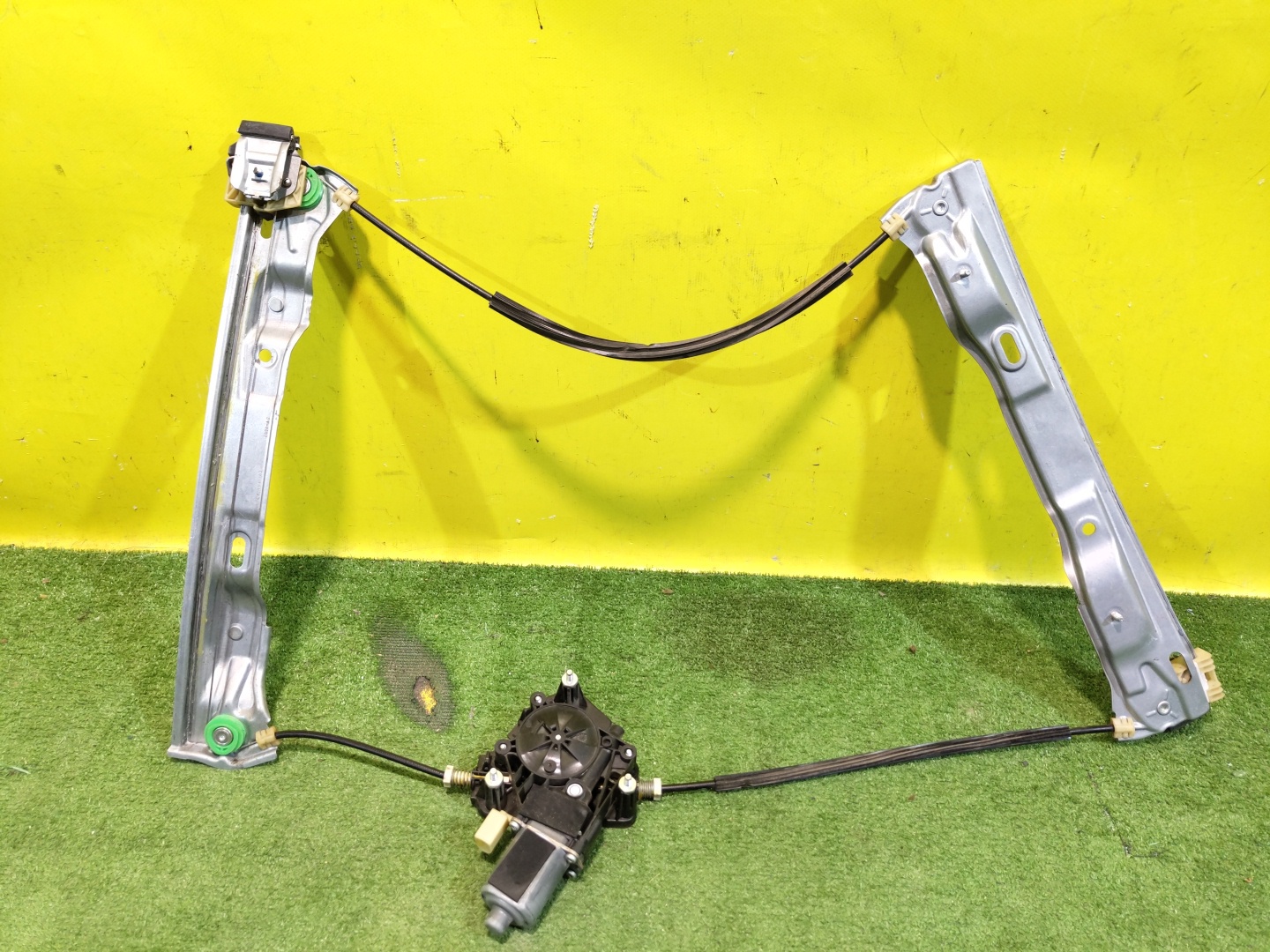 Lada Granta 2011- для Стеклоподъемник электр. передний левый