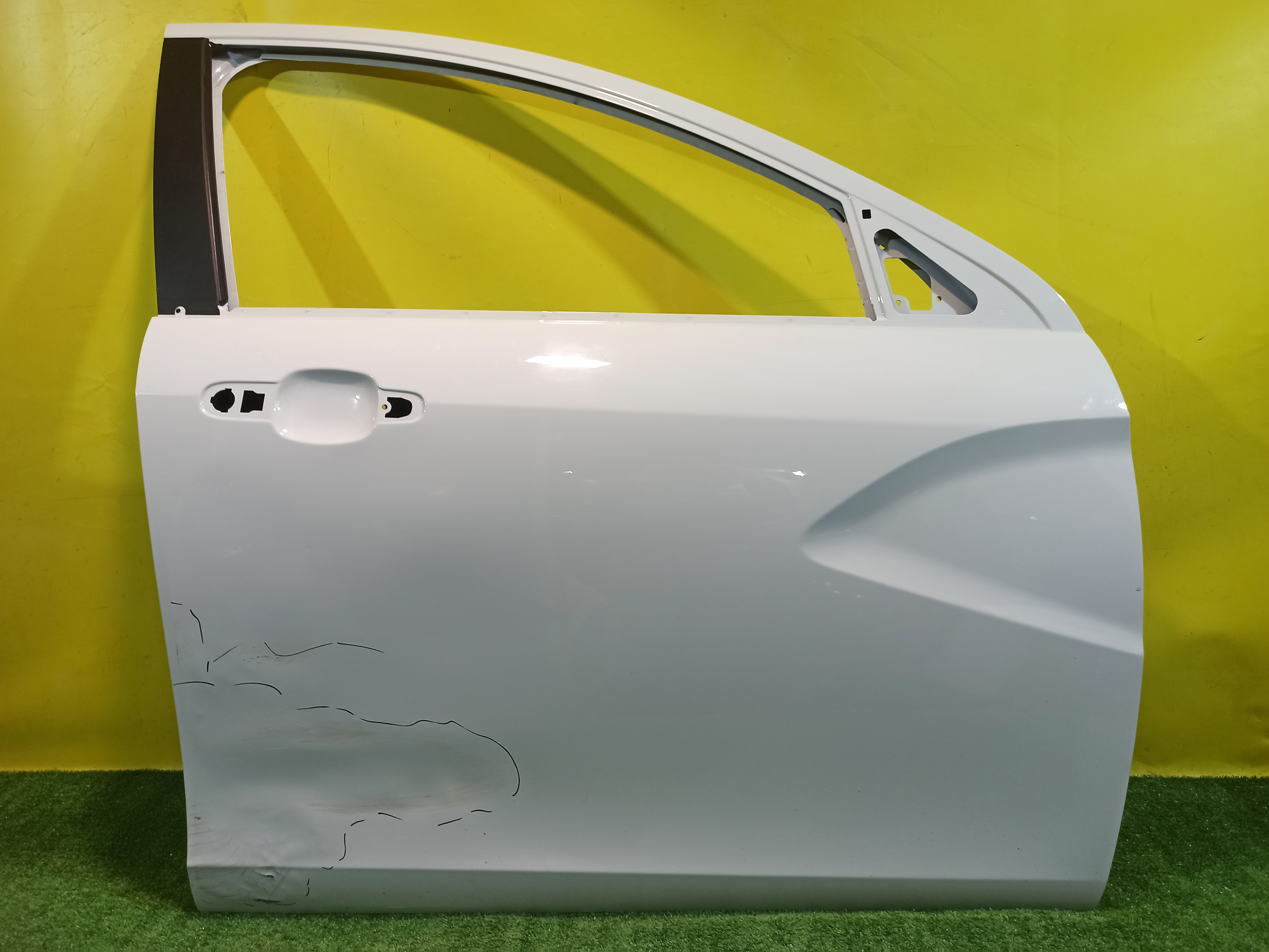 Lada Vesta 2015- для Дверь передняя правая