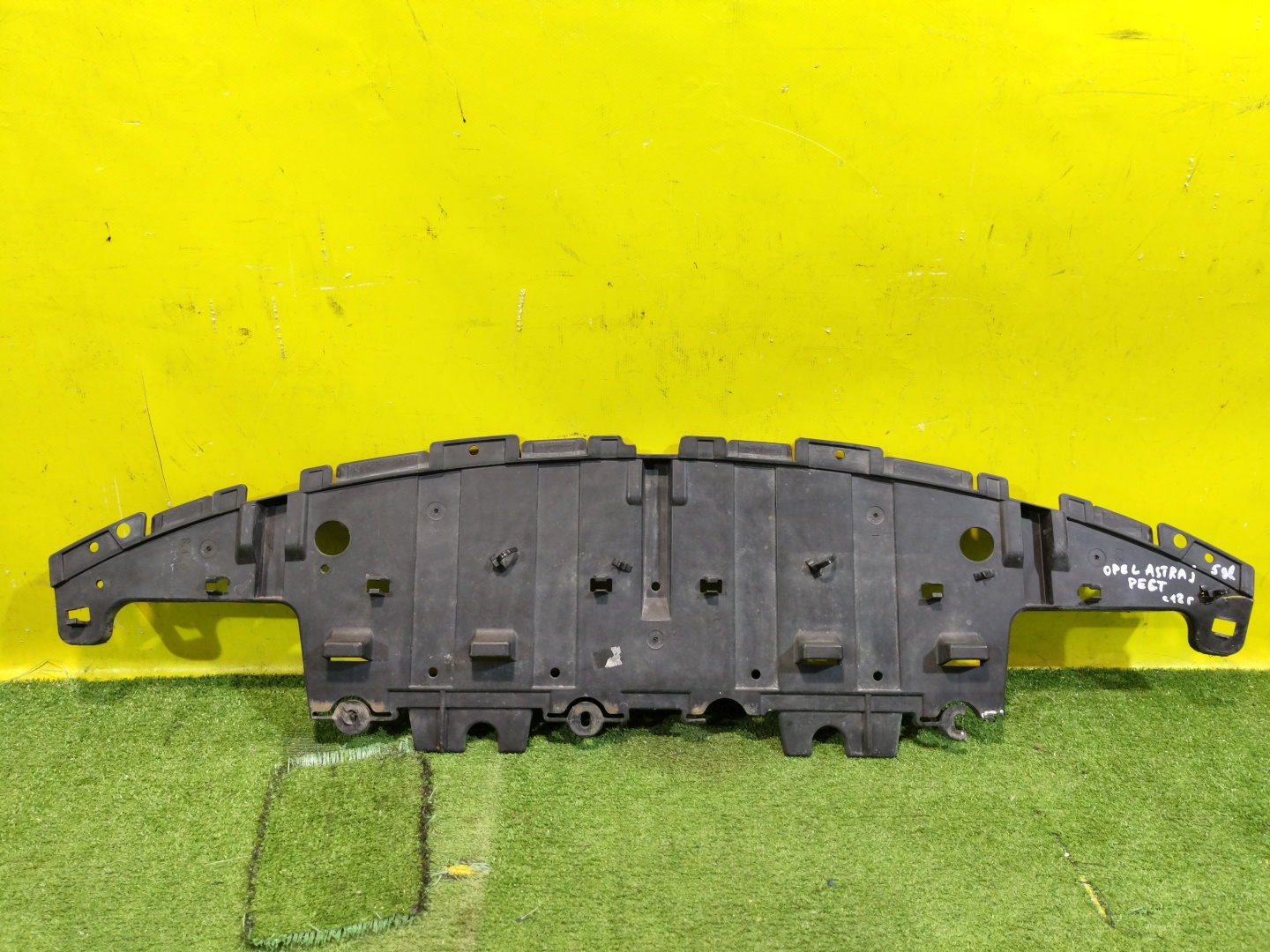 Opel Astra J 2012 для Пыльник переднего бампера