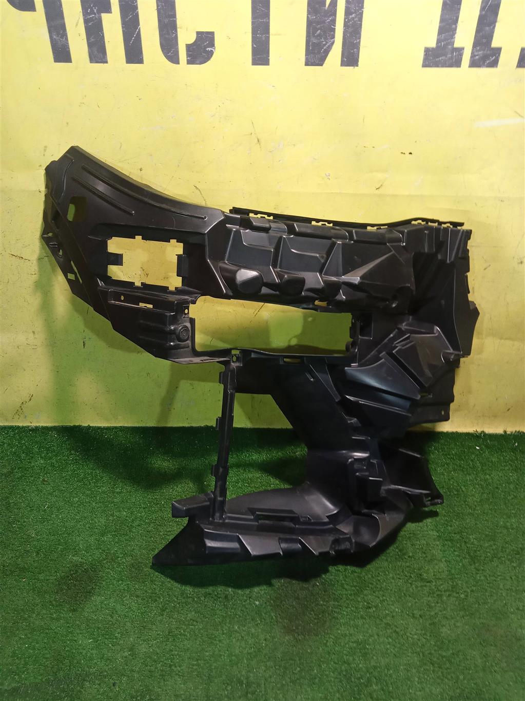 BMW X7 G07 2019 для Кронштейн фары противотуманной правой