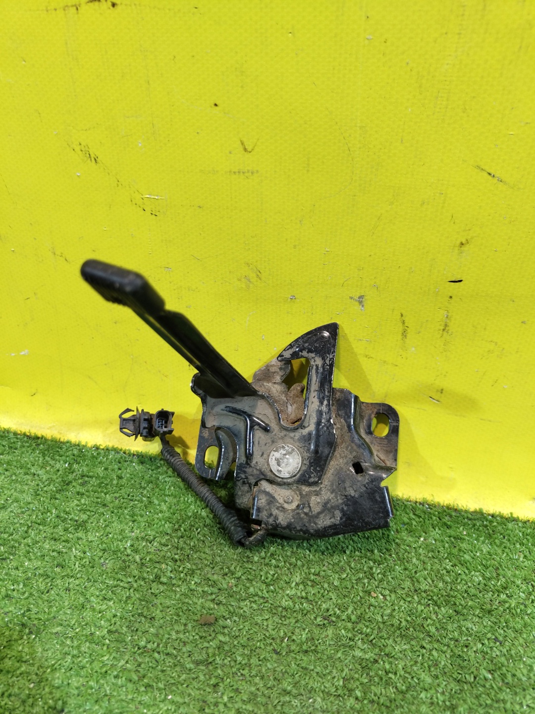 Honda Civic 4D 2006 для Замок капота