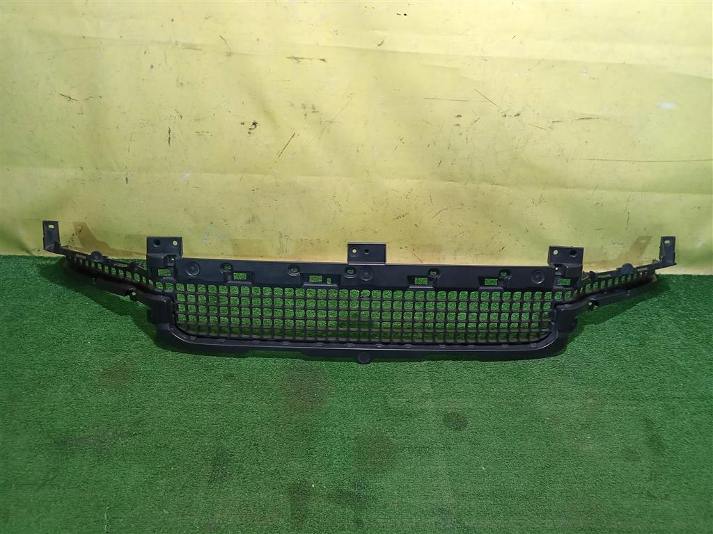 Land Rover Defender (110) 2019 для Решетка в бампер центральная