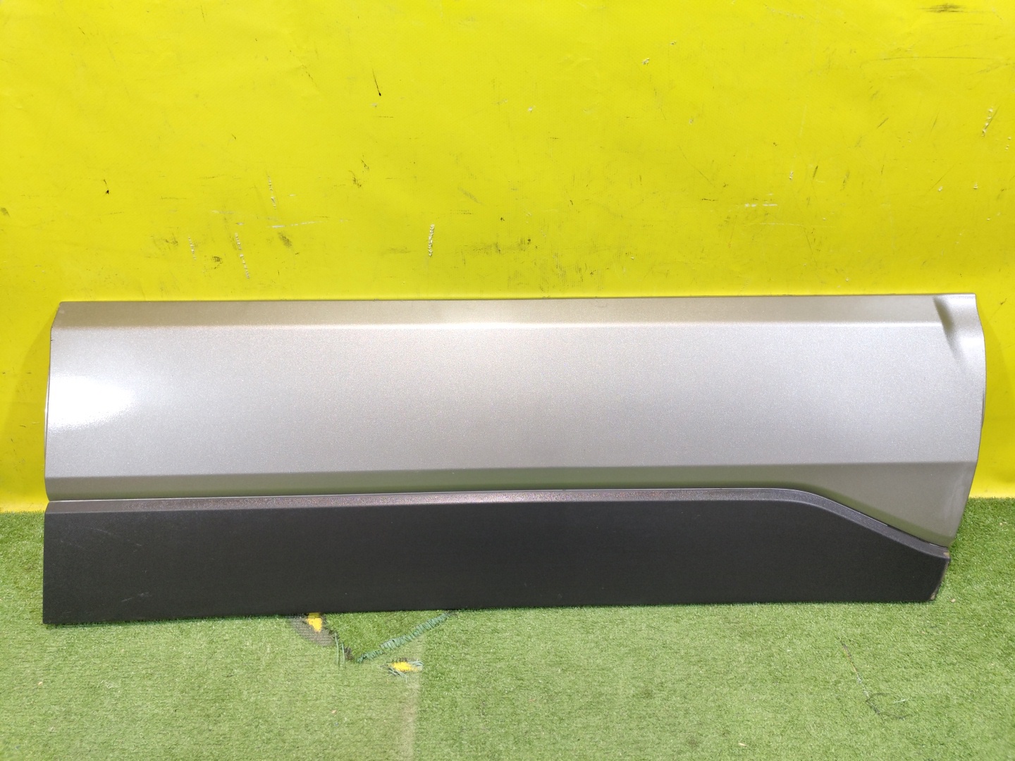 Lada Niva Travel 2020- для Накладка двери передней правой