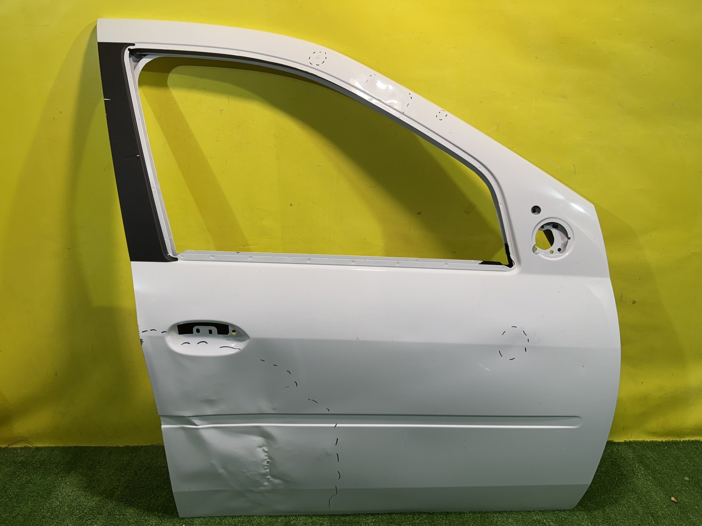 Lada Largus 2021- для Дверь передняя правая