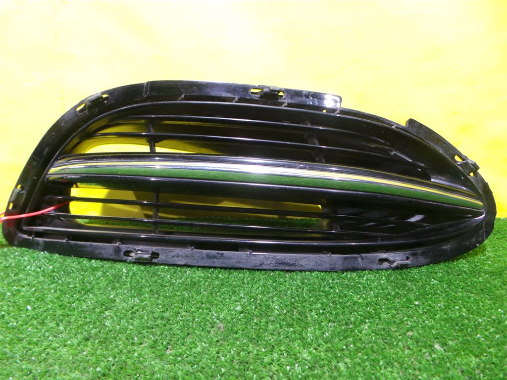 MERСEDES BENZ S-Class (W222) 2013 для Решетка в бампер правая