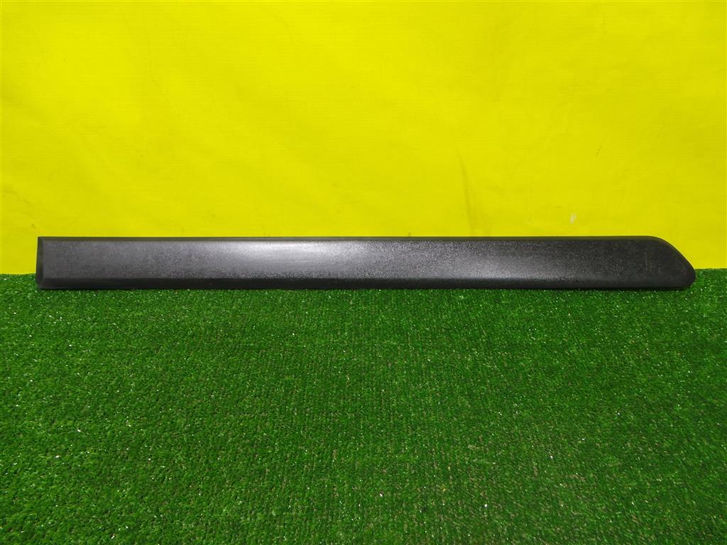 Opel Corsa D 2006 для Накладка двери передней правой