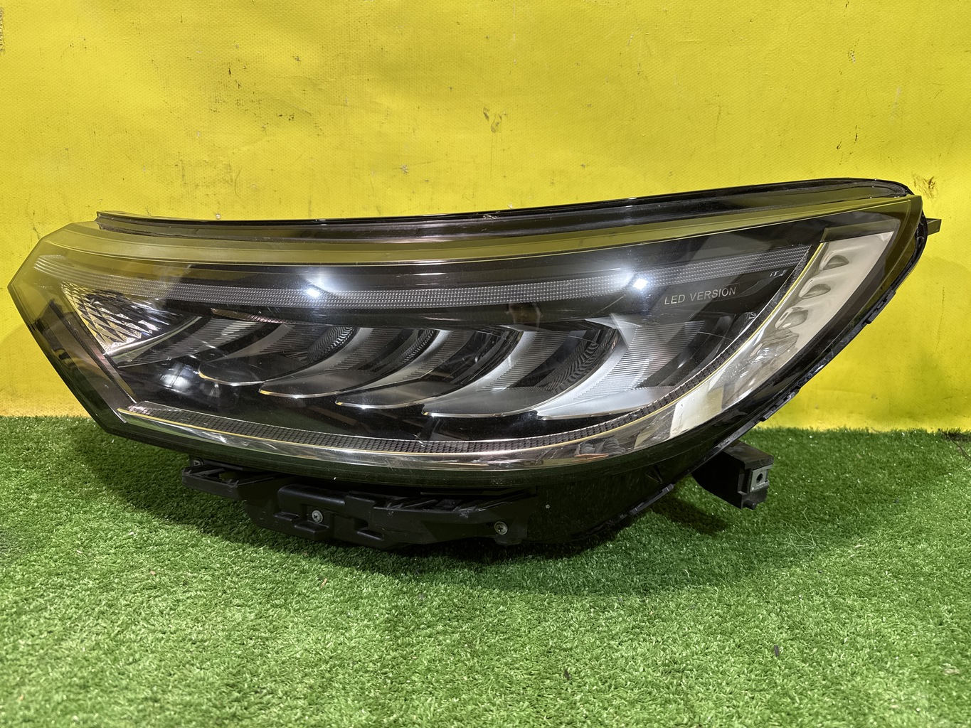 Voyah Dream 2021 для Фара левая LED