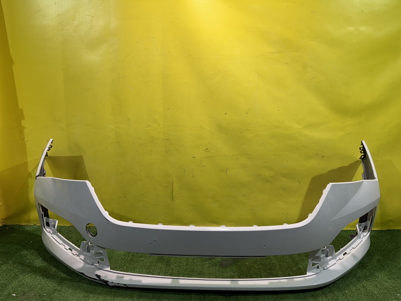 Skoda  Rapid 2019 для Бампер передний