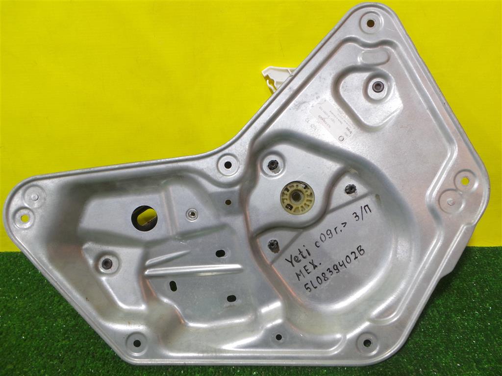 Skoda  Yeti 2009 для Стеклоподъемник механ. задний правый