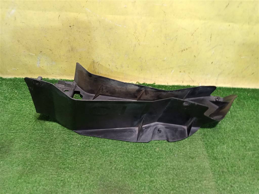 Toyota Land Cruiser (300) 2021 для Пыльник заднего бампера