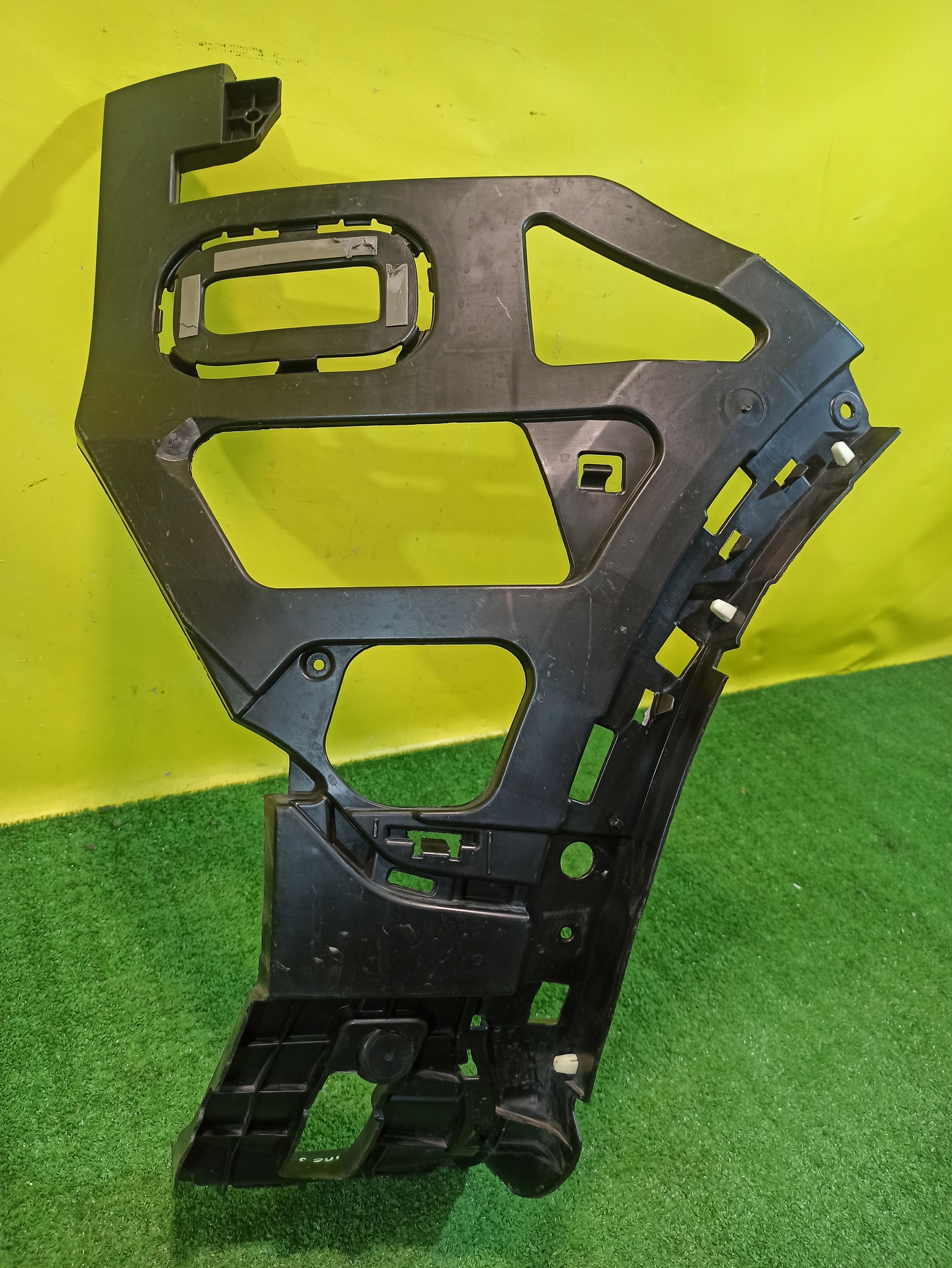 Porsche  Cayenne 3 PO536 2017 для Кронштейн заднего бампера правый