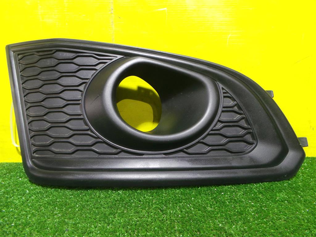 Chevrolet Captiva (C140) 2011 для Решетка в бампер правая