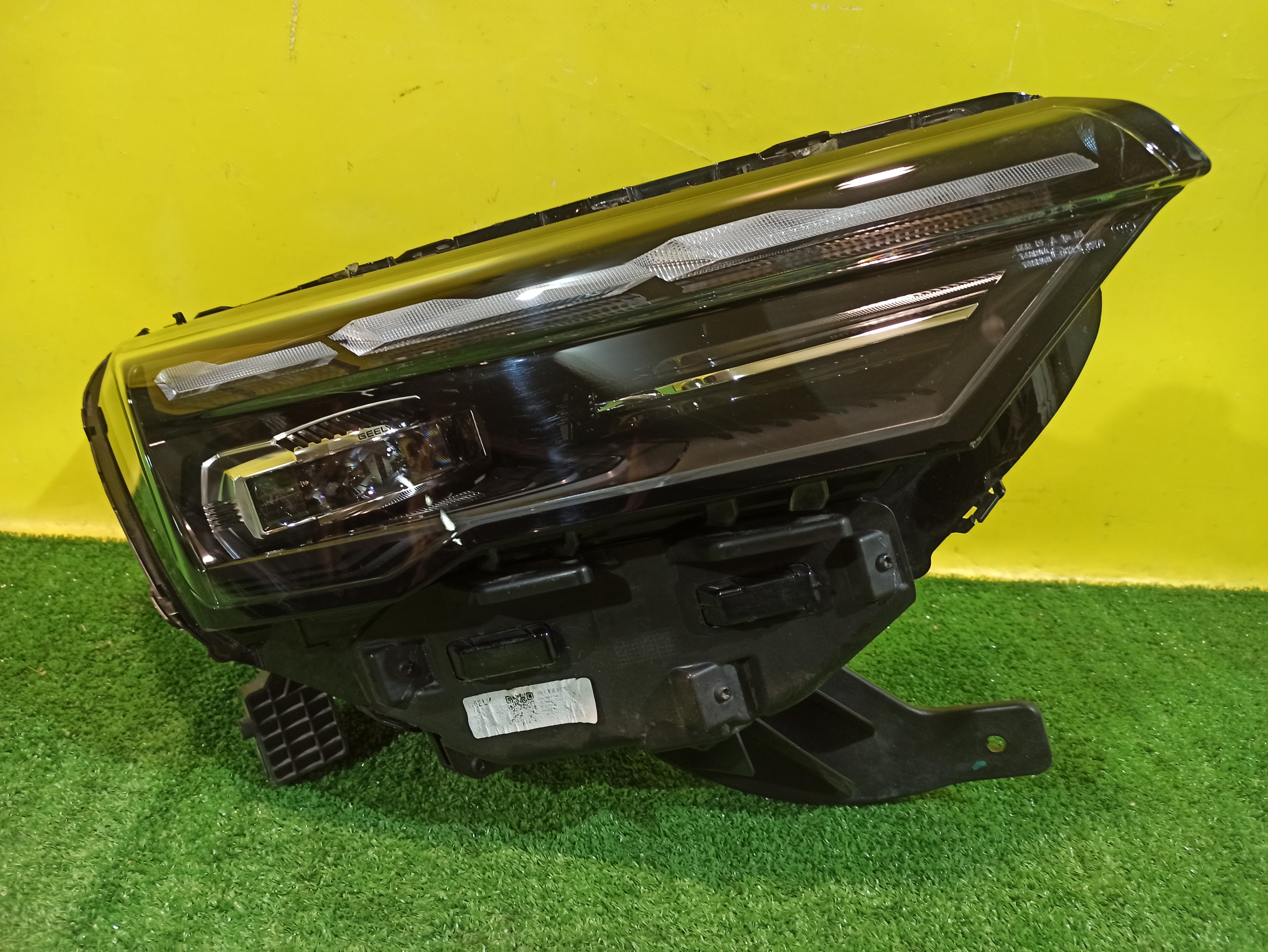 Geely  Okavango (VX11) 2022 для Фара правая LED