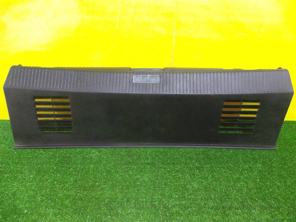 Opel Astra H 2004 для Накладка замка багажника