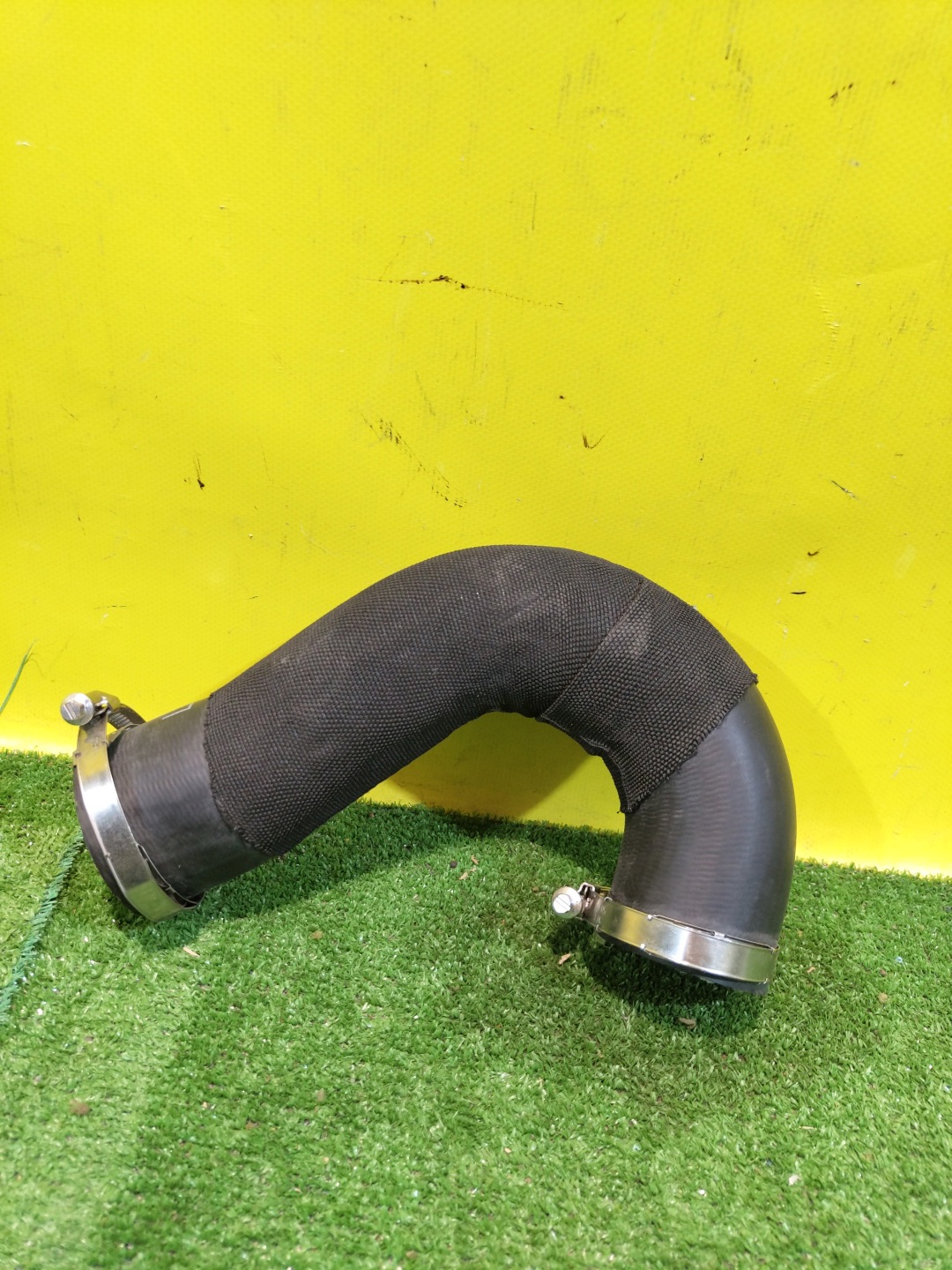 Audi A6 (C7) 2010 для Патрубок интеркулера