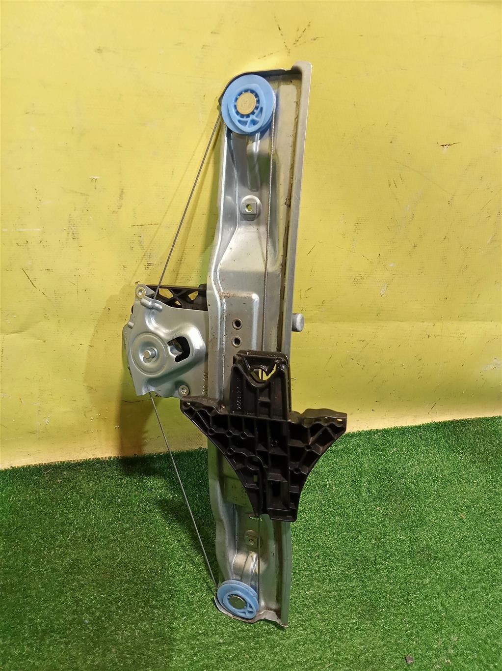 Opel Insignia 2008 для Стеклоподъемник электр. задний левый