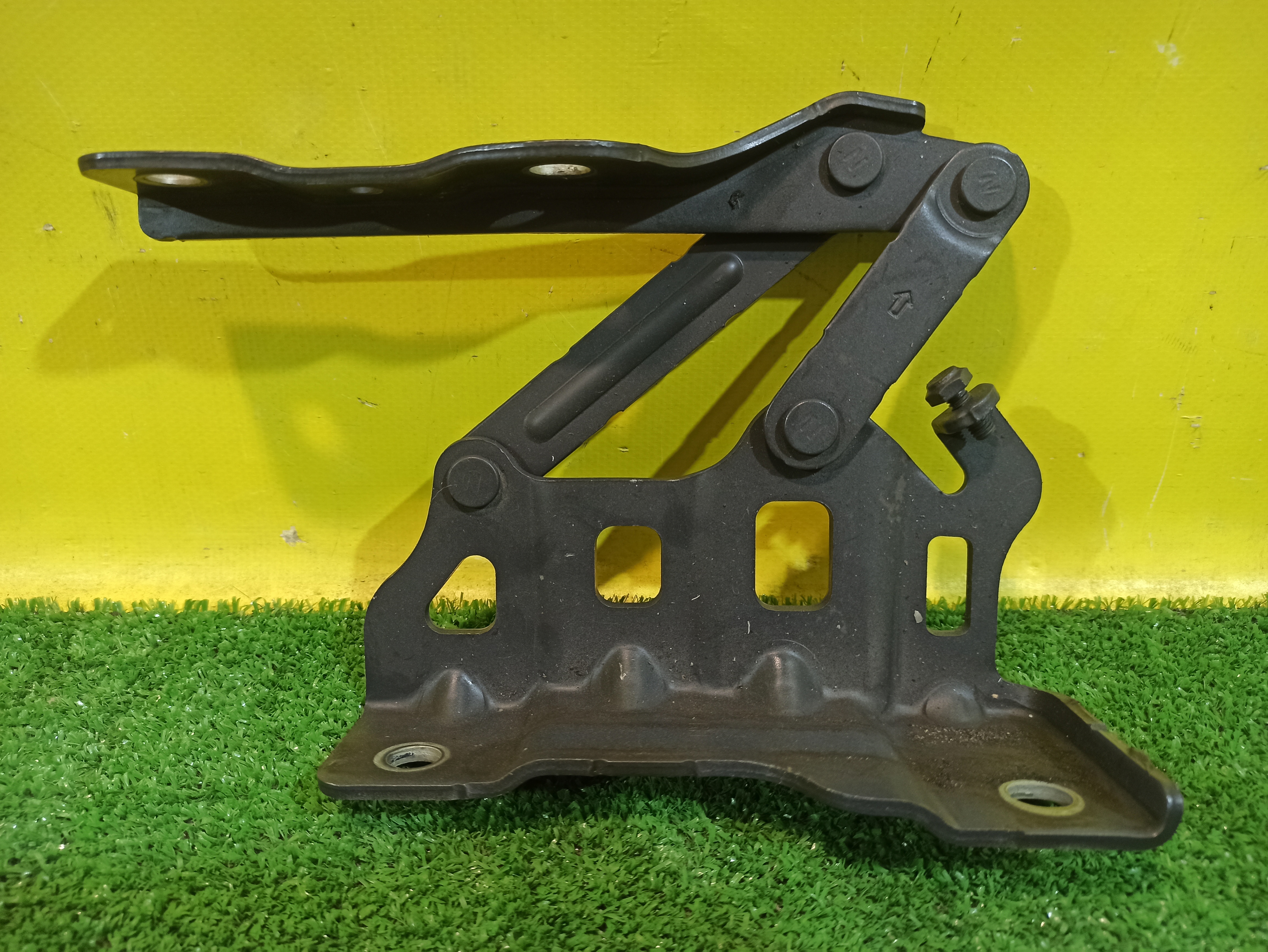 Kia Sportage 4 QL 2016 для Петля капота правая