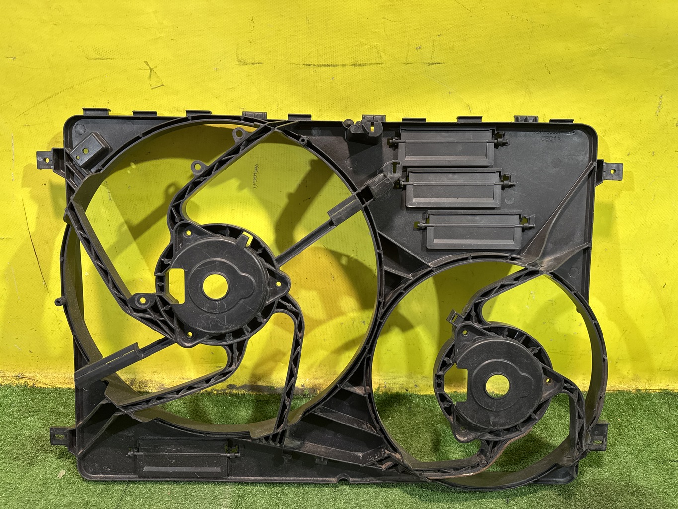 Land Rover Freelander 2 2007 для Диффузор вентилятора