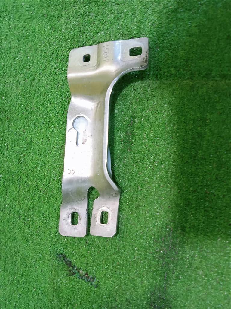 BMW 7 G11/G12 2015 для Кронштейн усилителя переднего бампера правый