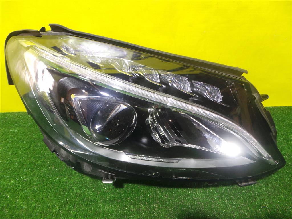 MERСEDES BENZ C-Class (W205) 2013 для Фара правая LED