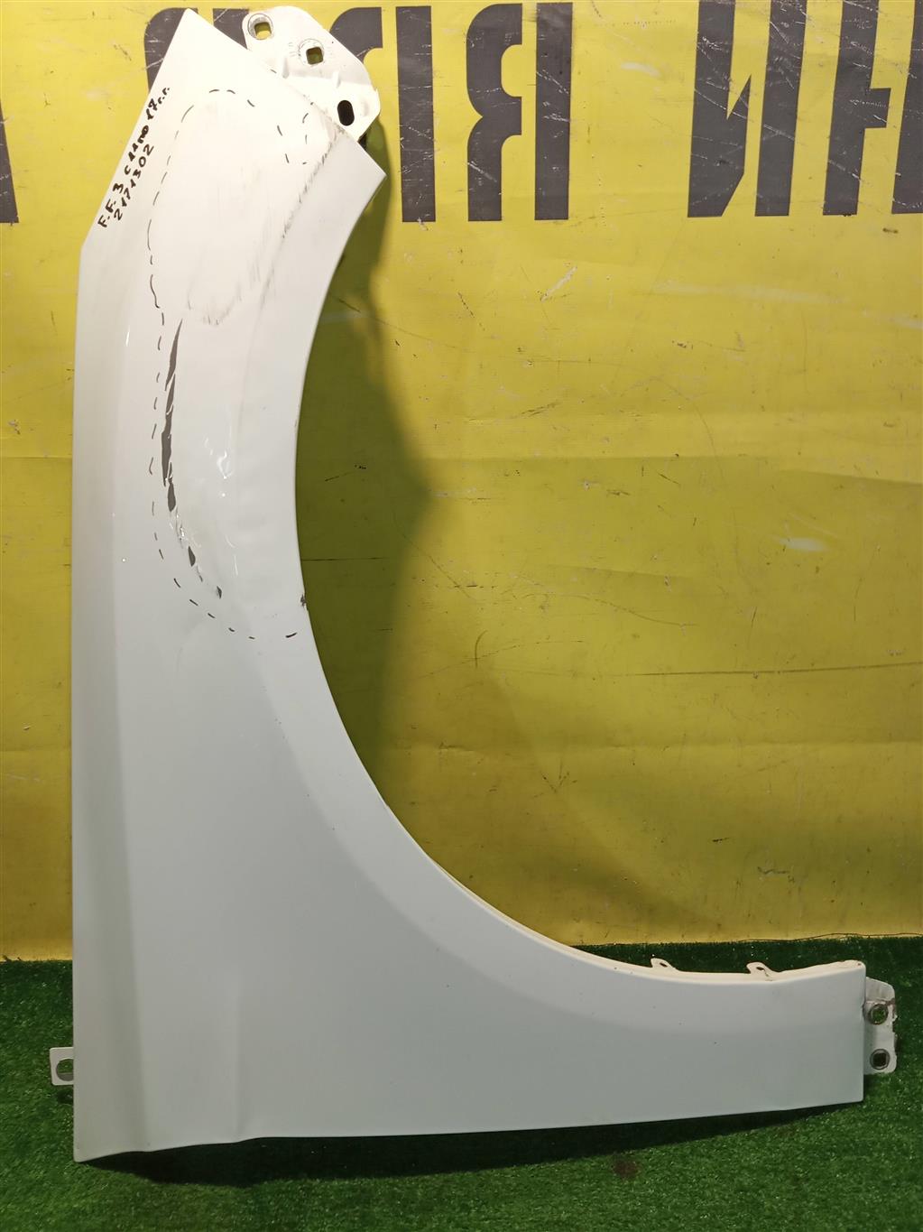 Ford Focus III 2011 для Крыло переднее правое