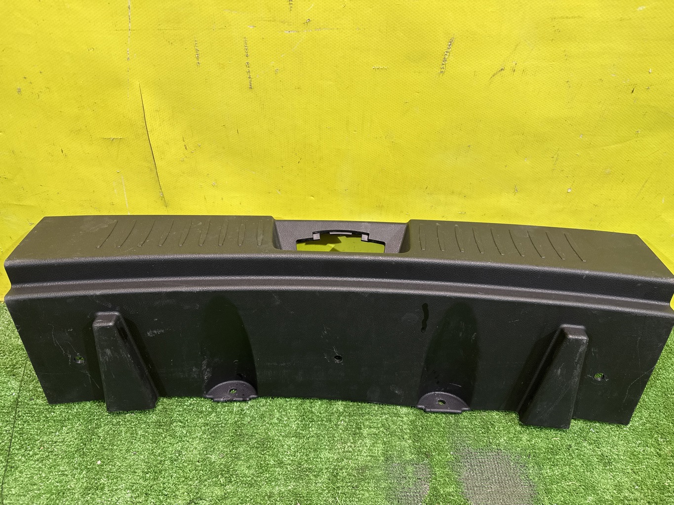 МОСКВИЧ  3 2022 для Накладка замка багажника