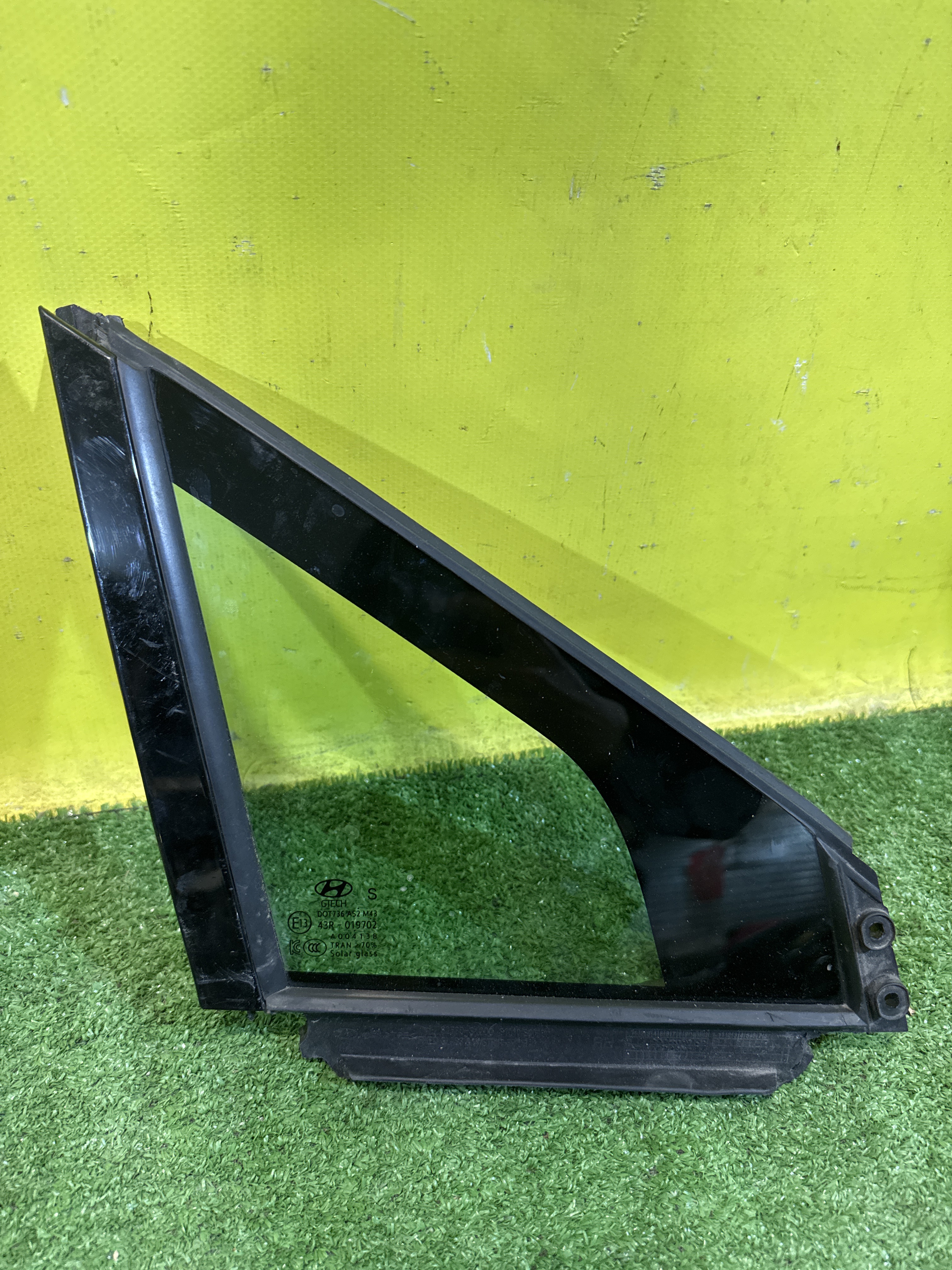 Hyundai Santa Fe (TM) 2020 для Стекло двери передней правой (форточка)