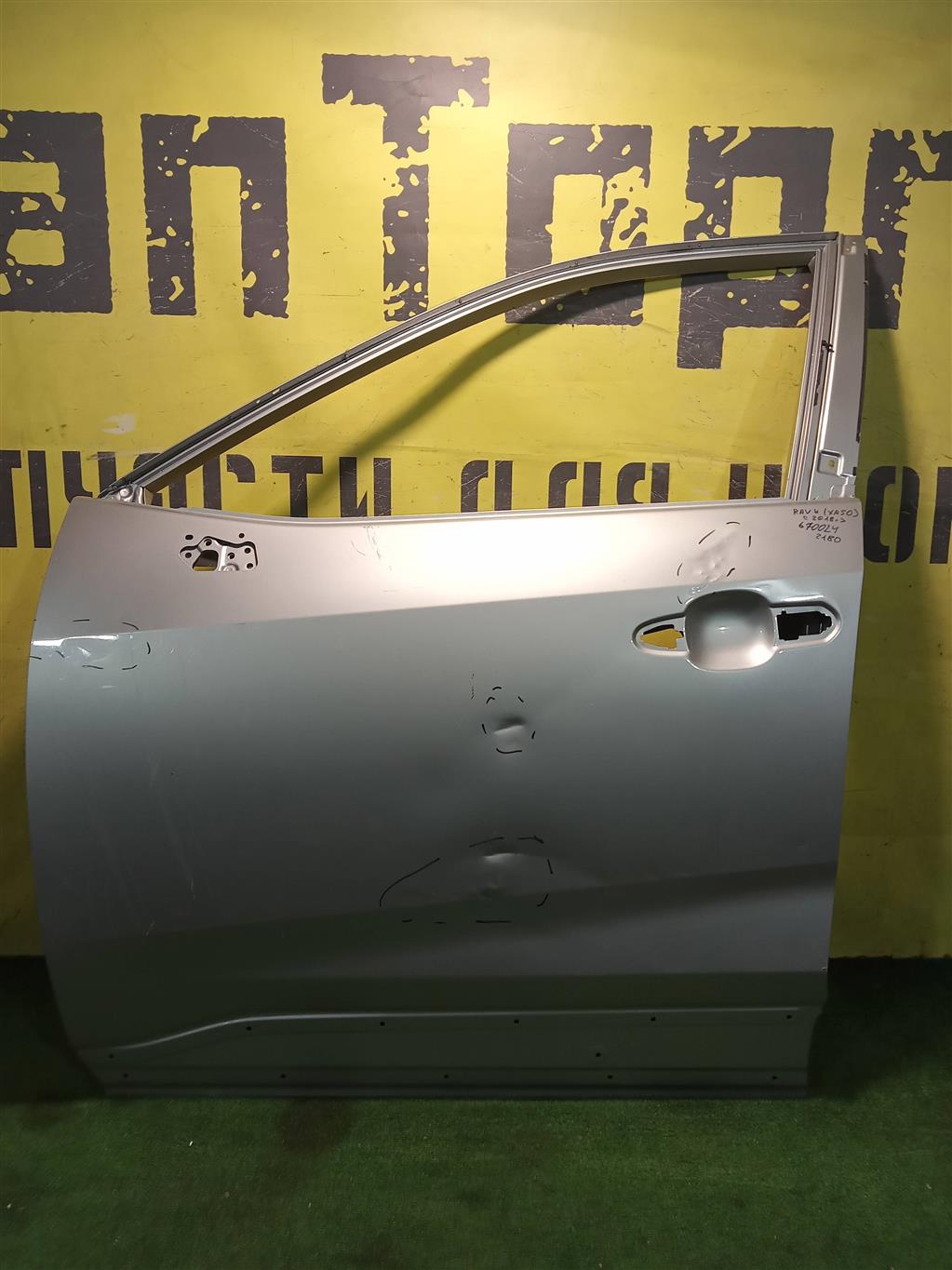 Toyota RAV4 2018 для Дверь передняя левая