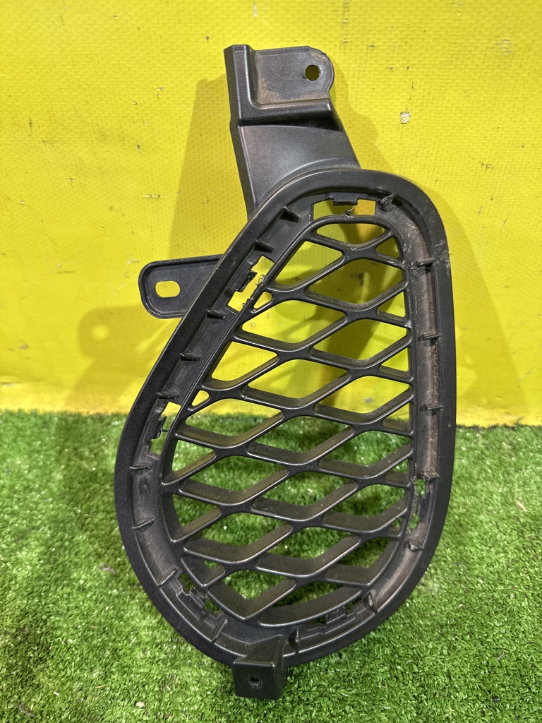 Genesis GV70 (JK1) 2020 для Решетка в бампер правая