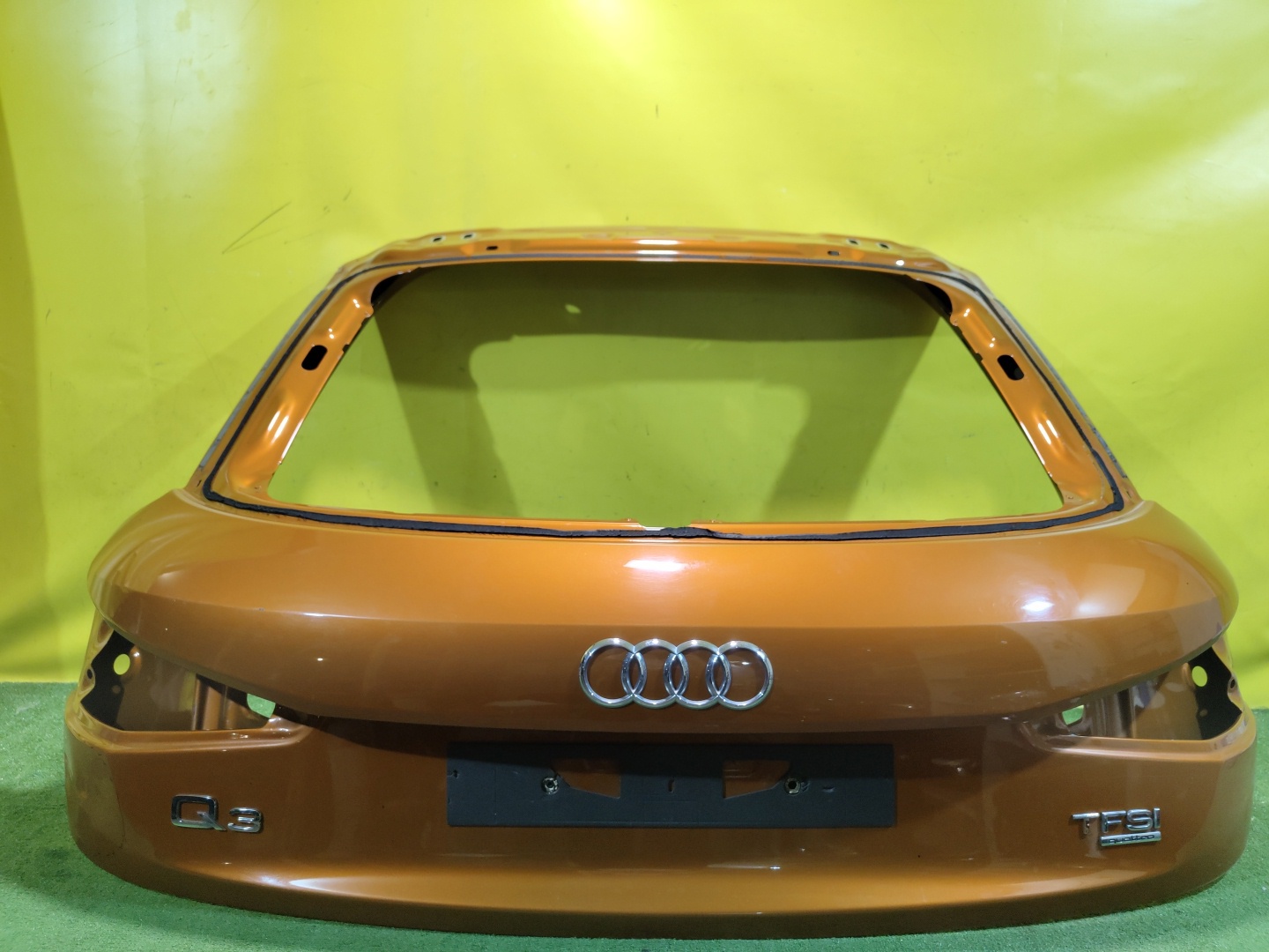 Audi Q3 (8U) 2012  для Дверь багажника