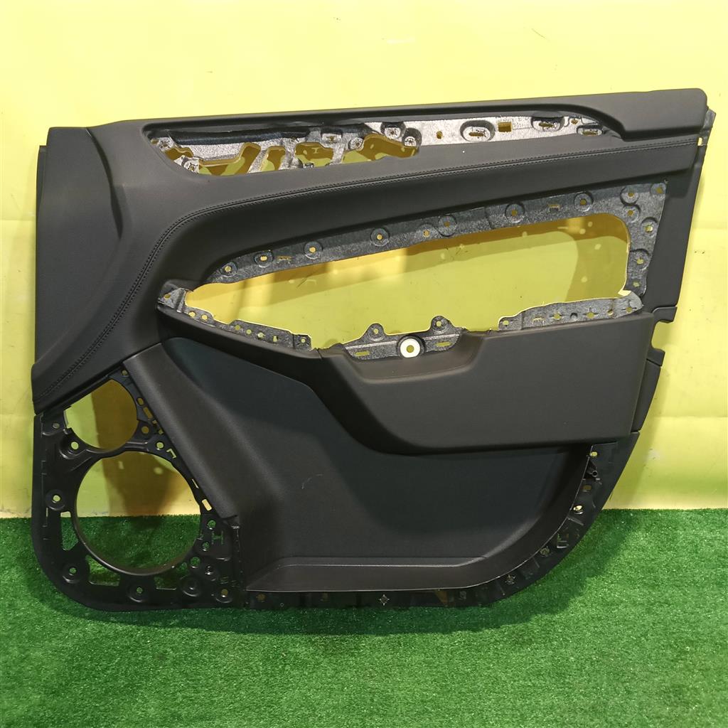 MERСEDES BENZ ML-Class (w166) 2011 для Обшивка двери передней правой