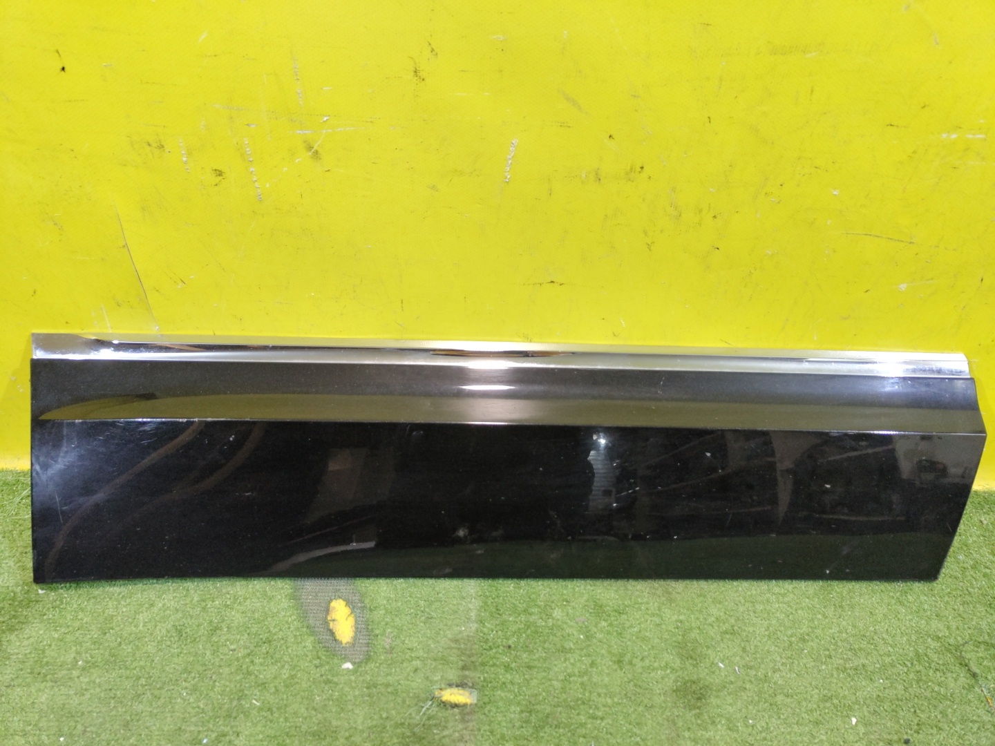 Volkswagen  Teramont 2016 для Накладка двери задней правой нижняя