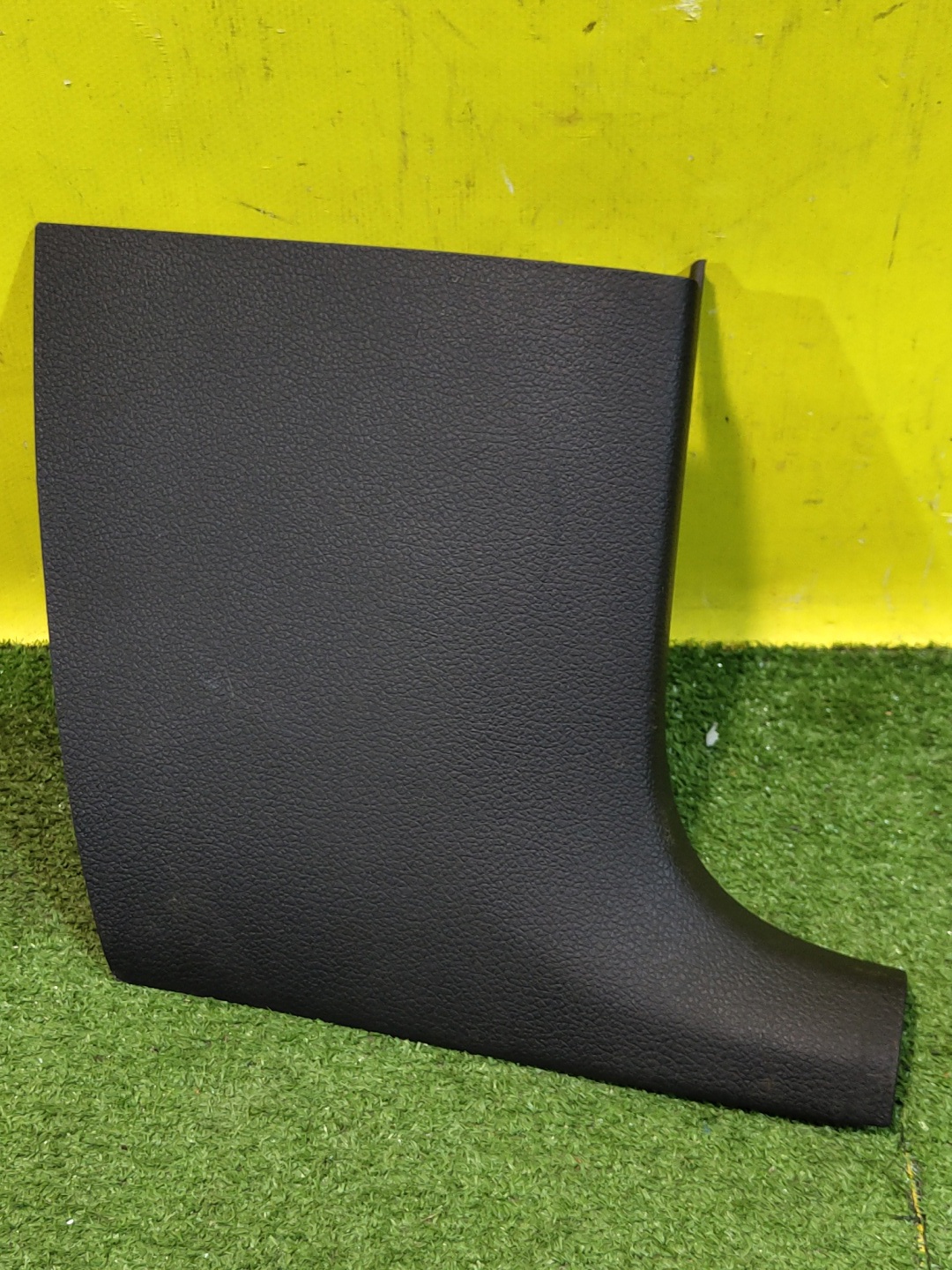 Volkswagen  Polo (Sed RUS) 2011 для Обшивка стойки