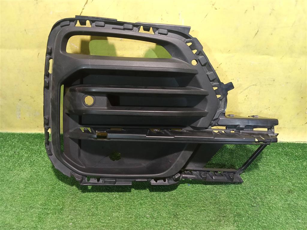 BMW X5 G05 2018 для Рамка противотуманой фары правой