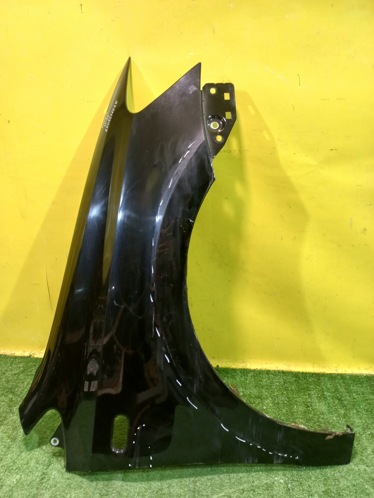 Volkswagen  Polo (Sed RUS) 2011 для Крыло переднее правое