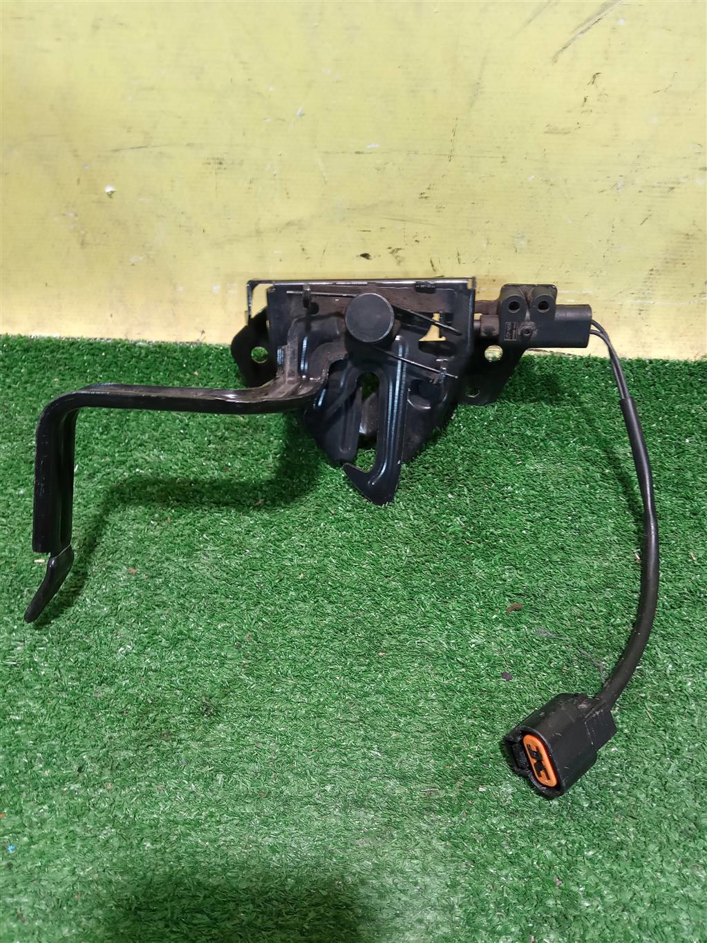 Hyundai Santa Fe (TM) 2018 для Замок капота