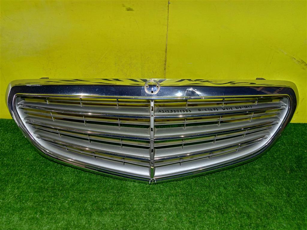 MERСEDES BENZ E-Class (W212) 2009 для Решетка радиатора