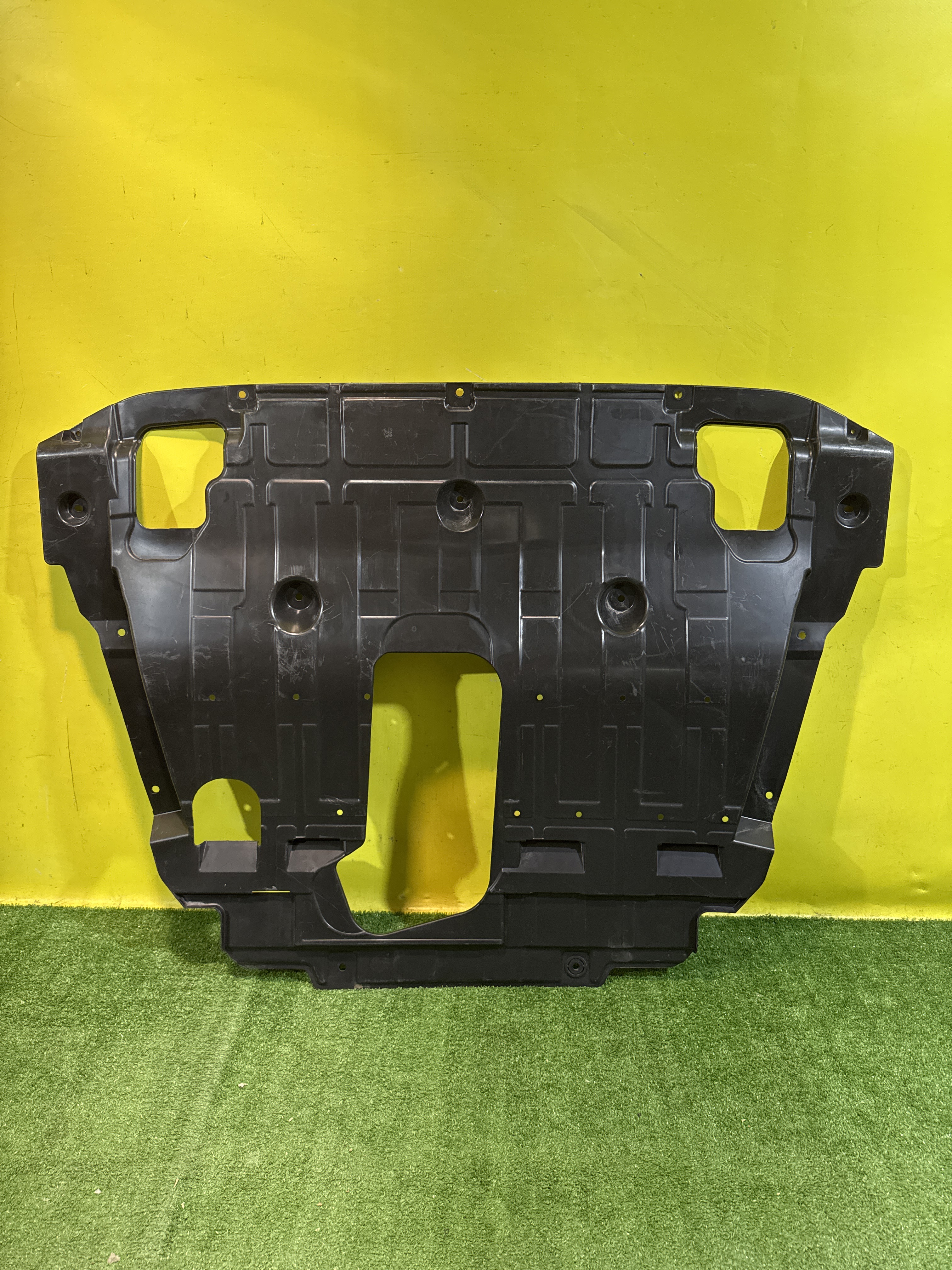 Geely  Atlas 2016  для Пыльник двигателя