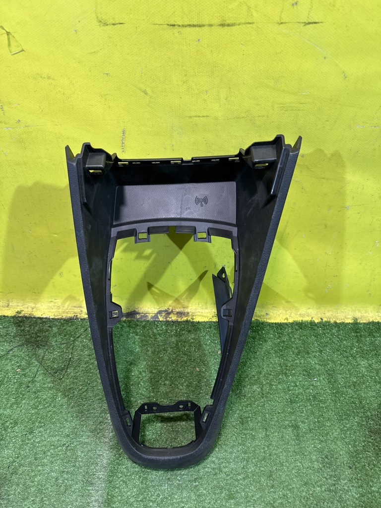 Lada Vesta NG 2022- для Консоль