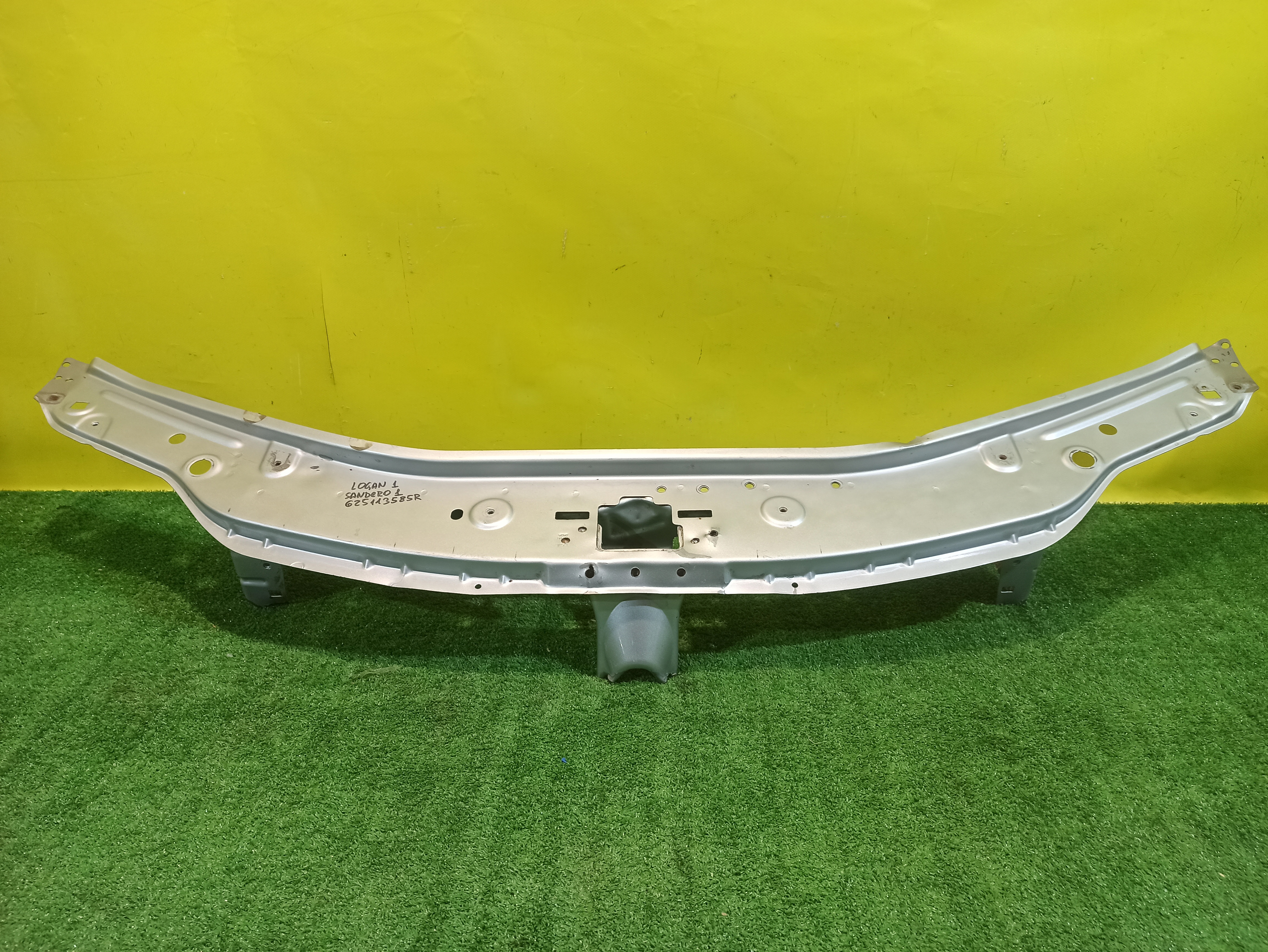 Renault Logan 2005  для Панель передняя