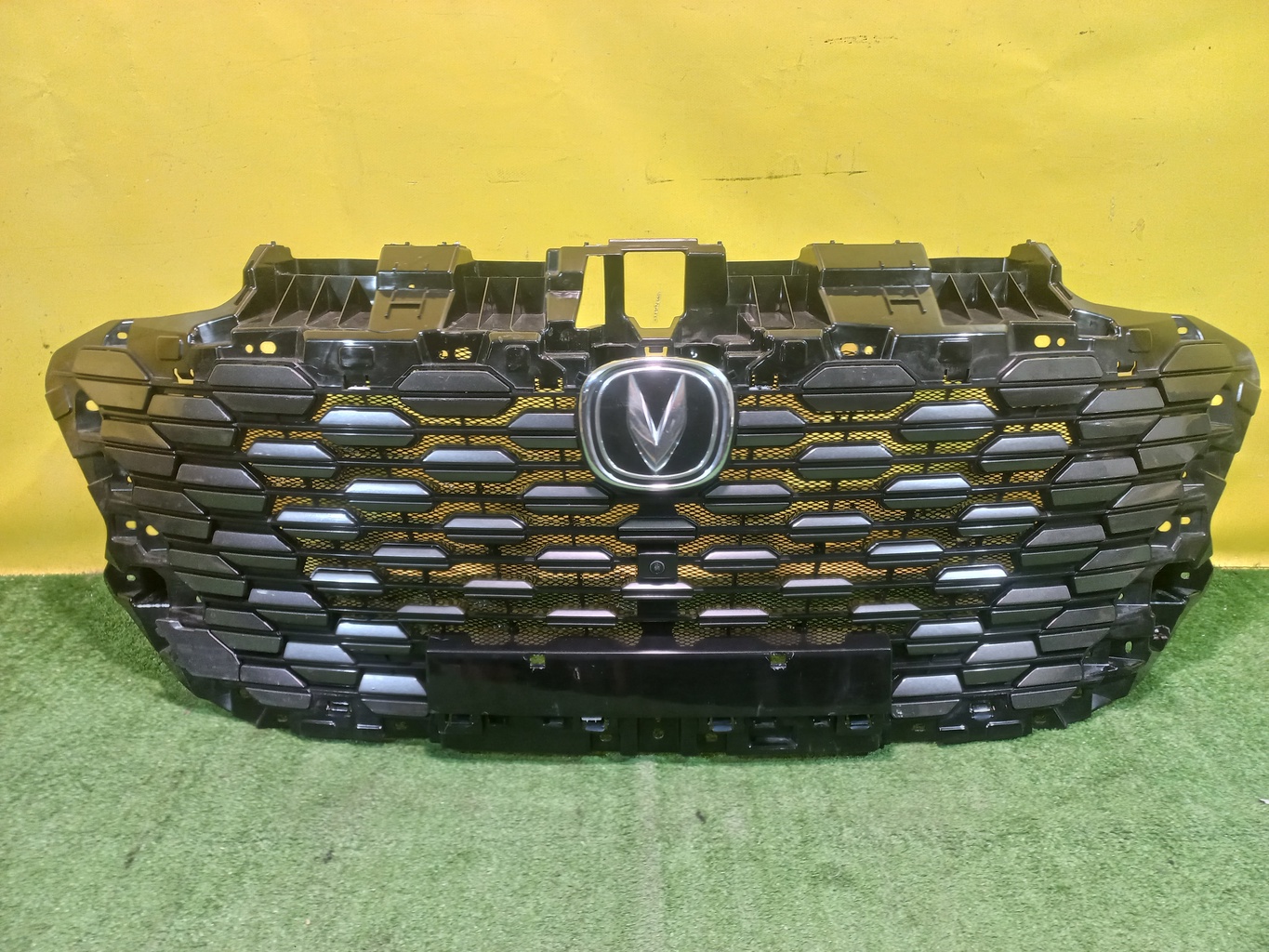 Changan UNI-K 2020 для Решетка в бампер центральная