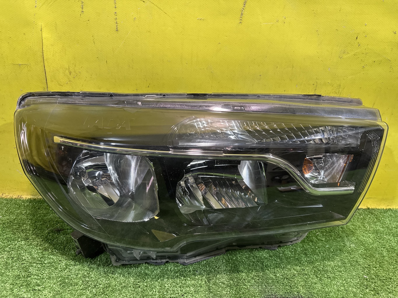 Lada Vesta 2015- для Фара правая